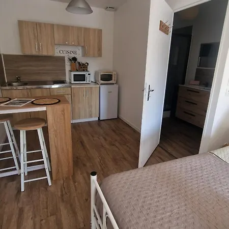 Le Ka-phi Сasa de vacaciones Troarn