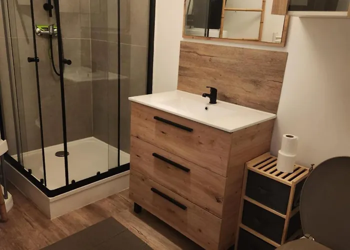 Le Ka-phi Nyaraló *